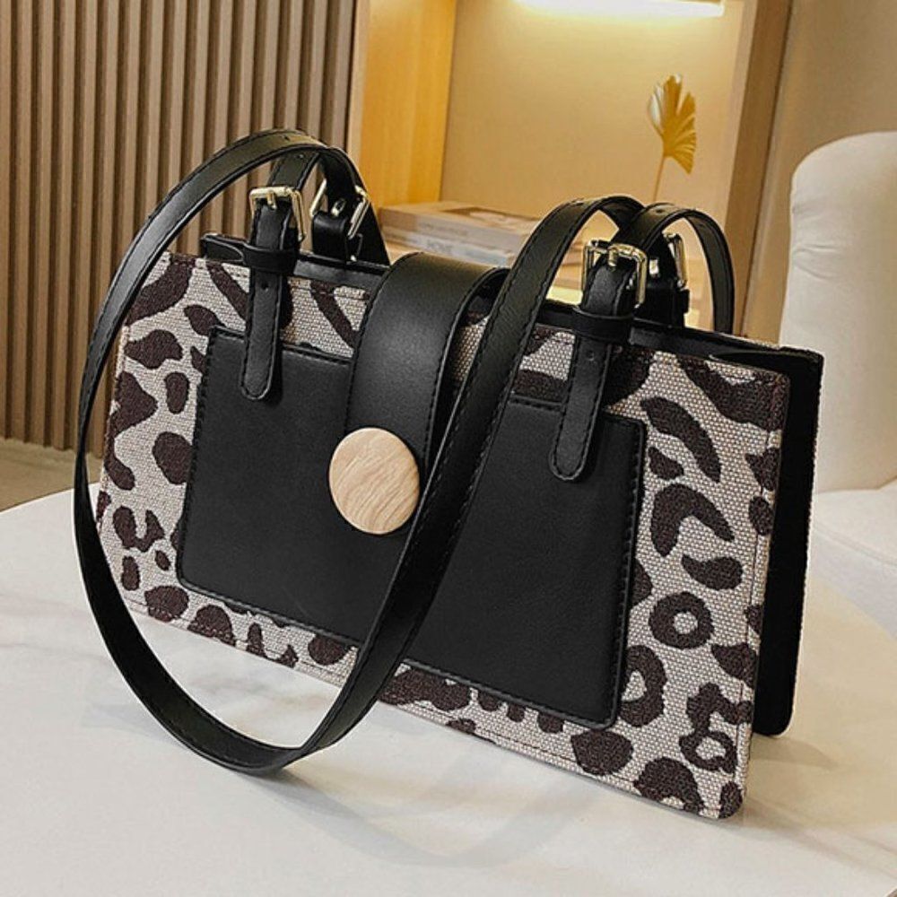 Ladies Black Leopard Print Fashionable Purse